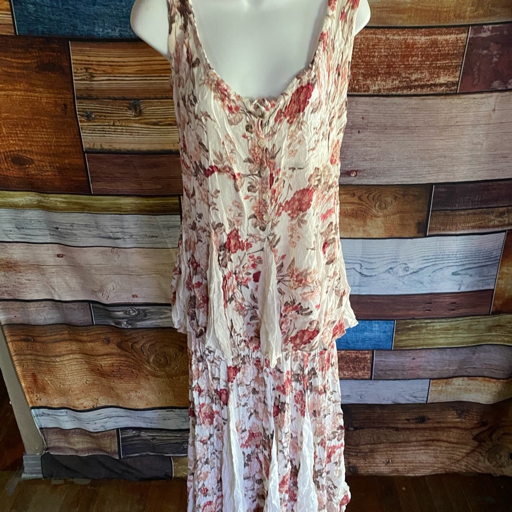 Cream Colored Floral Two Piece Skirt Set